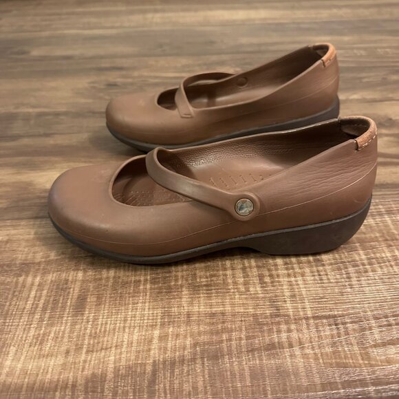 Crocs Silver Fox Mary Jane Brown Sz 9 - Picture 4 of 7
